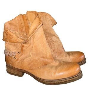 AS 98 Springer Slouchy Tan Leather Ankle Boot Size 40/ US Women’s 9